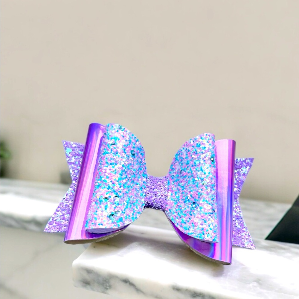 4.5” faux leather hairbow with alligator clip HANDMADE